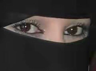 مساء الذهب للي قلبه ذهب وبشوفته انسى التعب ويعل الخير في دربه وين ما ذهب.
#اليمن #بنت_اليمن