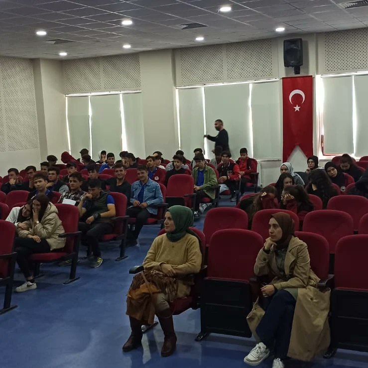 caml_e's tweet photo. "Gençlik ve Güvenli Gelecek Projesi" kapsamında, lise öğrencilerimiz, Ankara İl Emniyet Müdürlüğü Terörle Mücadele Şube Müdürlüğü tarafından düzenlenen konferansla bilgilendirildi.
@tcmeb
@MemAnkara
@Harunfatsa https://t.co/D8O18oxEZz