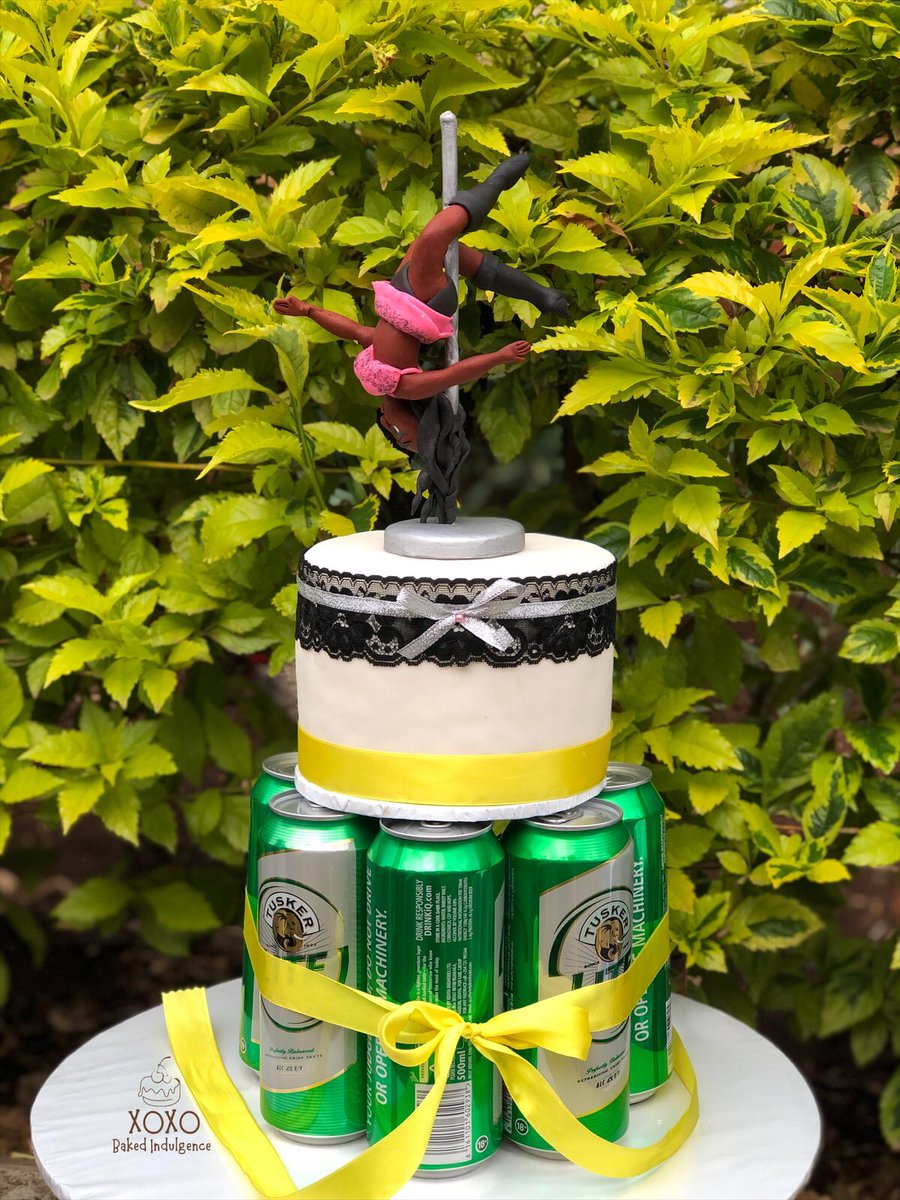 XOXO_Indulgence's tweet photo. Our first #stagparty cake! And we loved putting it together! All edible and drinkable cc @tuskerliteke 😅 It musta been an awesome party though! The topper is by @sugarbyxoxo

Need a cake? Get in touch 📞0784334334

#UtamaduniDay #hudumaday https://t.co/3VY344ftjw