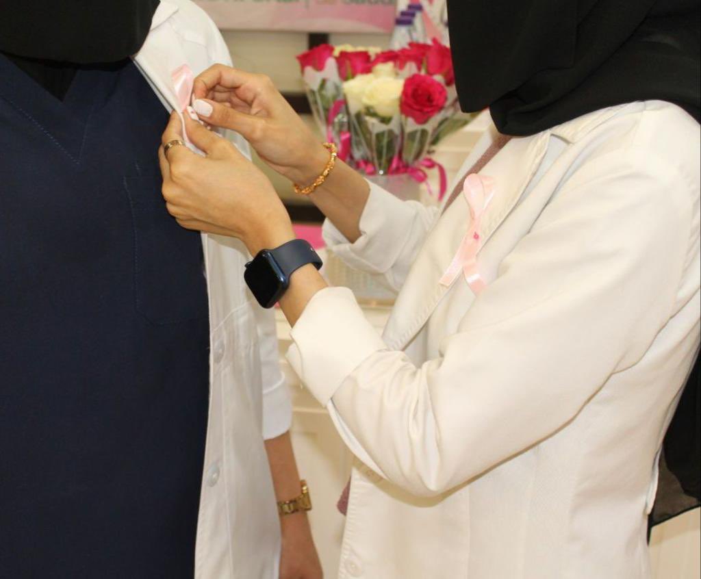 hayat_6647's tweet photo. ضمن حملة شهر اكتوبر لتوعية بمرض سرطان الثدي
#رايتك_وردية 
يقيم مجمع لين الطبي بعرعر بالتعاون مع جمعية حياة لسرطان الثدي فعالية التوعية والتثقيف عن مرض سرطان الثدي https://t.co/X4Mv305GPM
