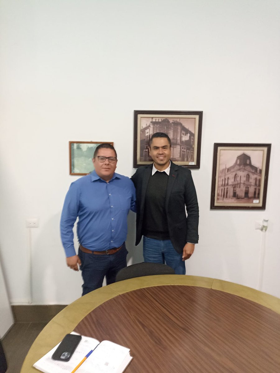 yovan_parra's tweet photo. En reunión con el Subdirector de Planeación y Participación Ciudadana del Municipio de Durango, Lic. Memo Compean. Tratando temas para apoyar a la Ciudadanía de nuestro Municipio @PRDMunicipalDgo @JAntonioSolisC @josejoseantonio @DurangoPrd https://t.co/y4cx6jBO3Q