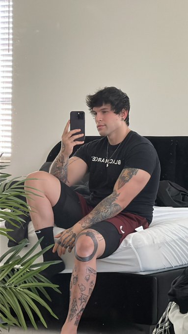 Knee done https://t.co/bSZZA2Isrc