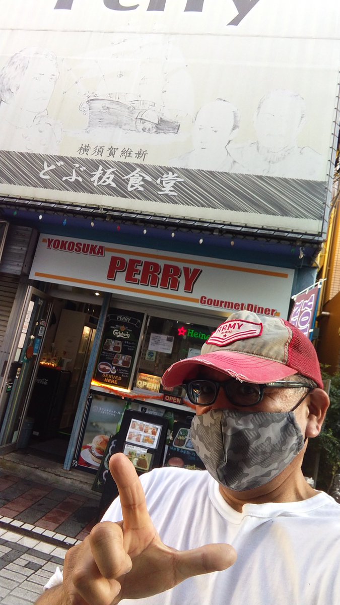 nimumasa26's tweet photo. ♦家族サービス♦(笑)2022年10/10.猿島初上陸❗戦争・要塞・黒船。
しばし天気雨。
木更津沖に虹を見た❗
横須賀どぶ板通り、初参上❗
どぶ板通り、少し異国情緒でした。Instagram　→
https://t.co/cvGWY19ADI
♦命の洗濯♦
#家族サービス #三笠公園　#猿島　#要塞 #どぶ板通り https://t.co/mCws4RDzSg