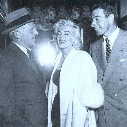 Clubpassionmar2's tweet photo. #marilynmonroe #clubpassionmarilyn #1953 #joedimaggio #dimaggio #josephdimaggio #walterwinchell https://t.co/PIgwGUjMhz