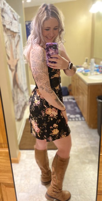 Feeling cute..Happy Monday https://t.co/vtYnc7Jb2S