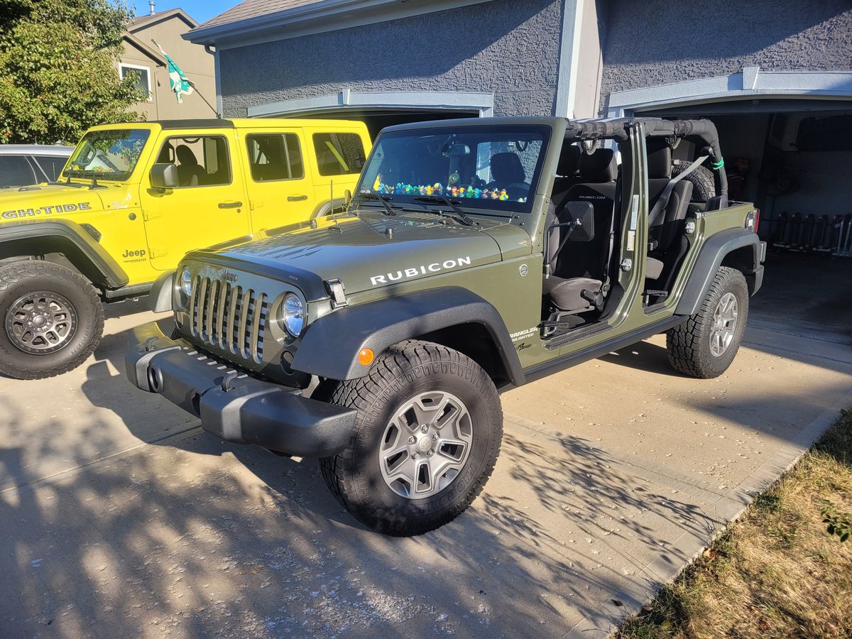 ksull1724's tweet photo. No more Toplessness, until spring!!! Sad day https://t.co/xNHotT5bBw