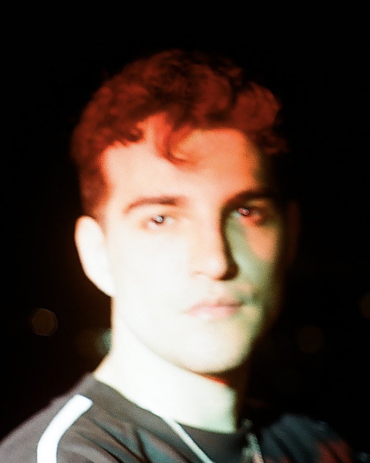 jaoromania's tweet image. 3 anos de anti-herói