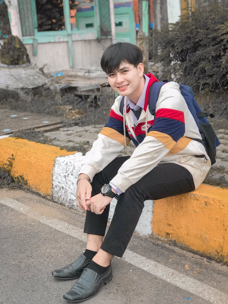 Tlety2003's tweet photo. ฉันก็เปิดโอกาสให้ตลอด แต่ก็ไม่เห็นมีใครเข้ามาถนอมใจฉันจริงๆสักคน😓     #ขอใจหน่อย🥺 #ศรีสะเกษ  #ราษีไศล https://t.co/aY68idVimb