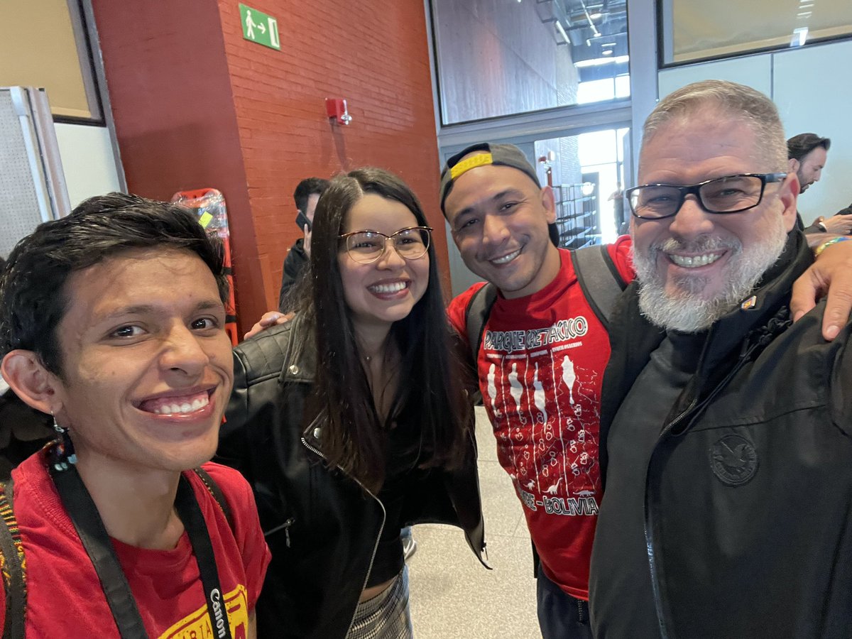 tomkat_cr's tweet photo. Un hermoso encuentro con @carlaupgrade @JoelEsDar @r3xakead0 en @ethlatam #Bogotá https://t.co/5O1ARg2UhO