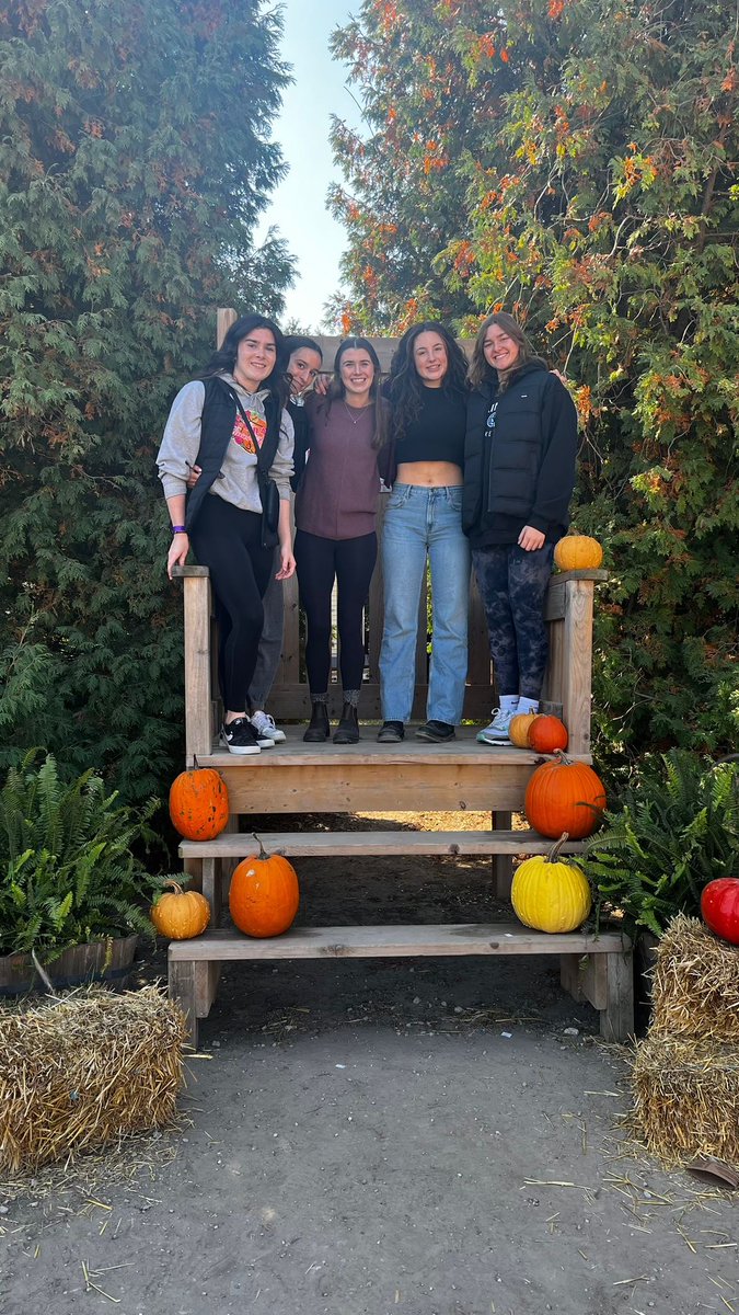 WSCBball's tweet photo. … we had SO much fun today during our team bonding time at Thiessen’s! Happy Thanksgiving from our family to yours! 🏀🦃🍂🎃. @juelleague https://t.co/ITa0TsQP4X
