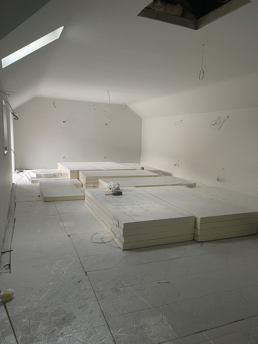 HookyJoe's tweet photo. On the final push in time for Christmas, new store, new suppliers… https://t.co/IHIsYvTIkn