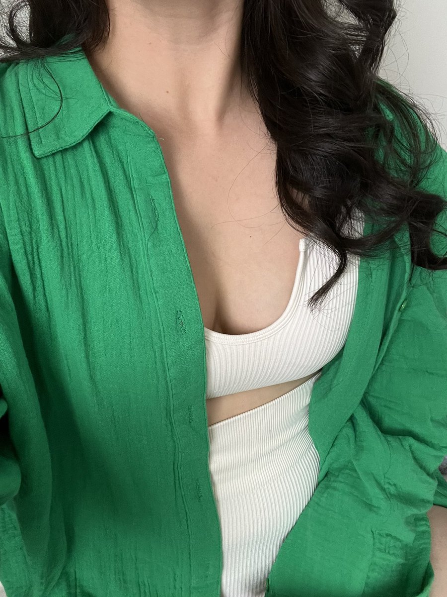 drivenbycomfort's tweet photo. OFF-DUTY BUTTON UP is currently 20% off and available in two colors ♥️😻🫶🏻 USE CODE: NEW
Shop at https://t.co/7fr07yJ68v✨ https://t.co/A2ynZzcm0K