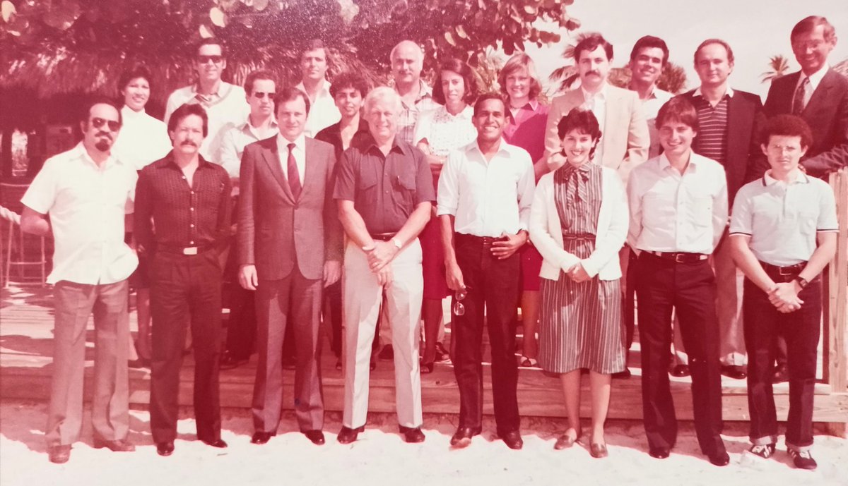 TereVidalTorres's tweet photo. El tiempo pasa y guardamos recuerdos de etapas vividas. A ver si me reconocen, a lo ejecutiva con solo 25 añitos. Seminario en Boca Ratón, Florida. #exIBMer https://t.co/E3Zpt1iaDQ