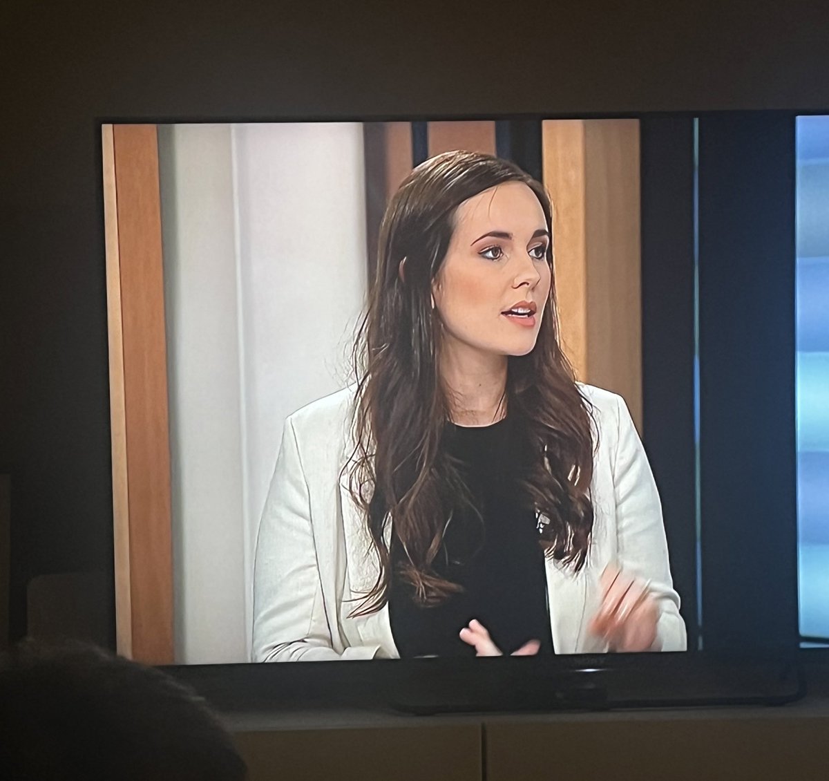 1/8 Ingileif var í Kastljósinu að vekja athygli á  stöðu mála þegar kemur að auknum fordómum ungs fólks í garð hinsegin fólks. Mjög mikilvægt að við hlustum og bregðumst við!