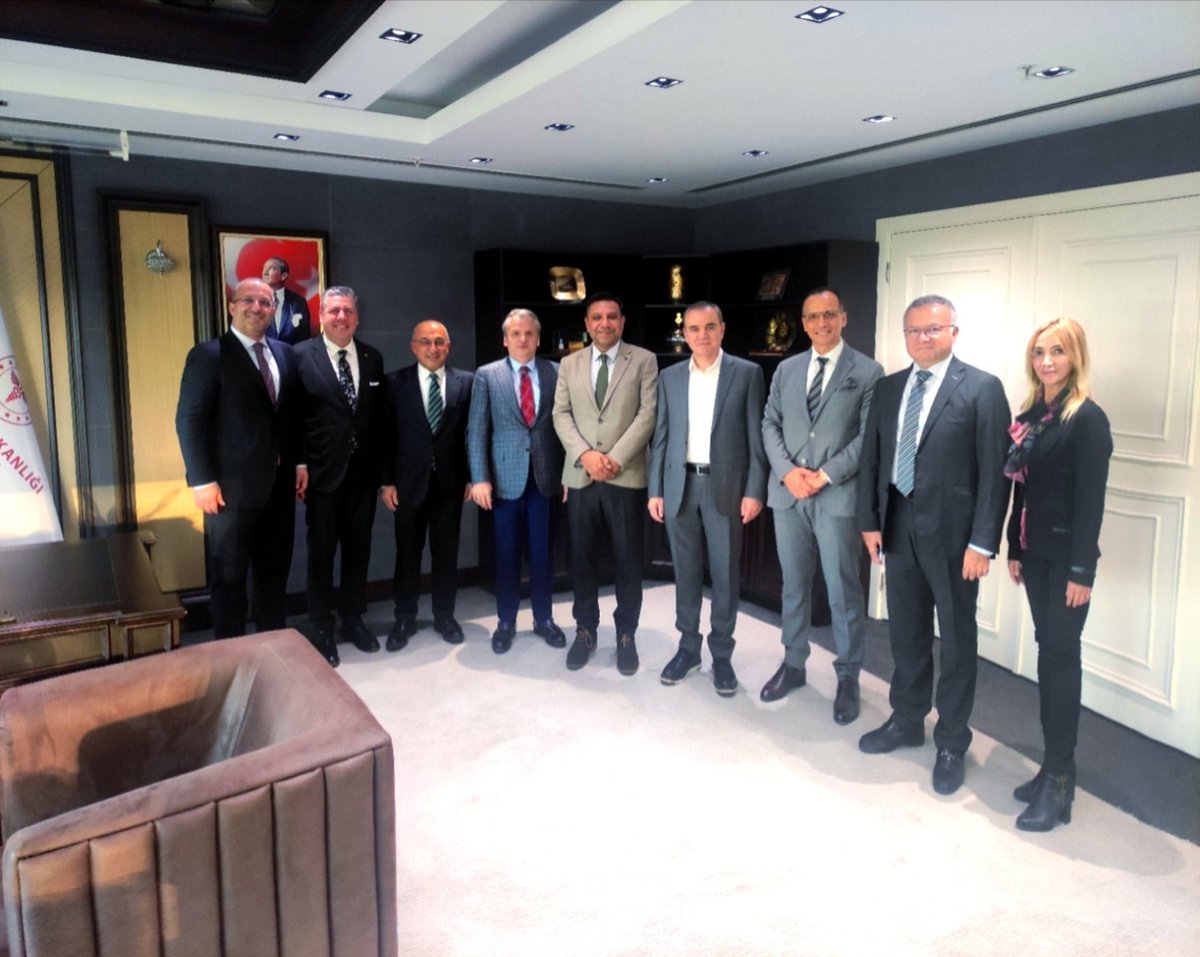 <a href="/tumdef/">TÜMDEF</a> Genel Başkanımız Sayın Kemal Yaz ve  ìcra kurulu üyelerimiz ile  TITCK Başkanımız Sayın Dr. Asım Hocaoğlu'nu makamında ziyaret ederek yeni  görevlerinde başarılar diledik.<a href="/tumdef/">TÜMDEF</a> <a href="/kyz841/">Kemal Yaz</a>