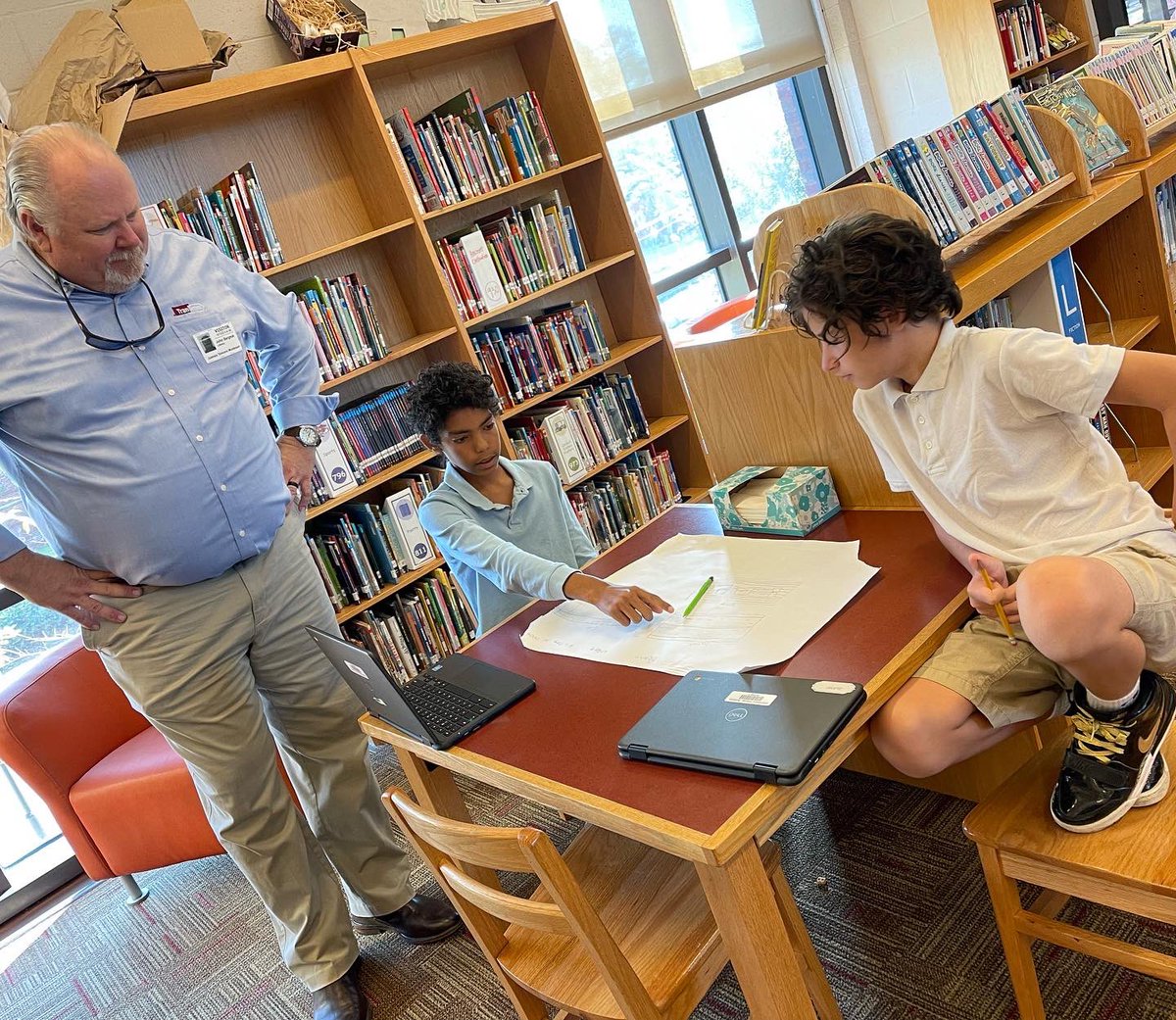 MsRosie_library's tweet photo. 6th grade SAIL has been studying/researching bridges & today we had a guest speaker come talk about civil engineering. We learned so much and kids were able to discuss their blueprints and ask for critiques.
#library #expertsintheclassroom @vocalccsd @emily3elliott https://t.co/IV6ohOpq7o