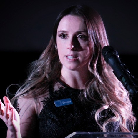 Labjor_Unicamp's tweet photo. Especialista em Jornalismo Científico na turma 09'10, Iara Cardoso é CEO no Grupo Storm, produtora de filmes e séries que tratam da questão ambiental. Em trabalho recente dirigido por ela, Marcos Palmeira apresenta a “A Era dos Humanos”, sobre mudanças climáticas 🤩 #AlumniLabjor https://t.co/6URYgLOeS3