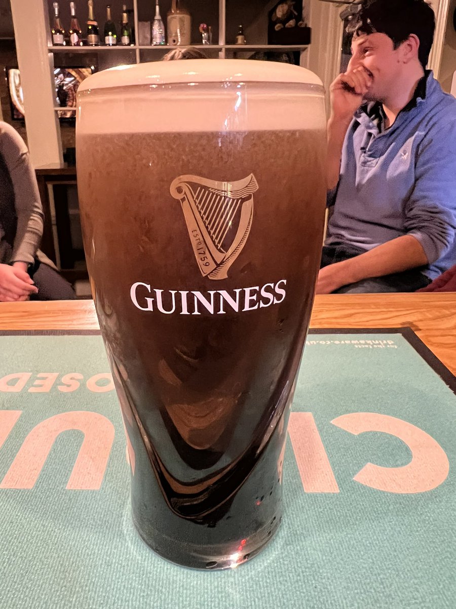 Merrielionfenny's tweet photo. Big pint of Guinness at The Merrie!! https://t.co/BpEbpDBSYg