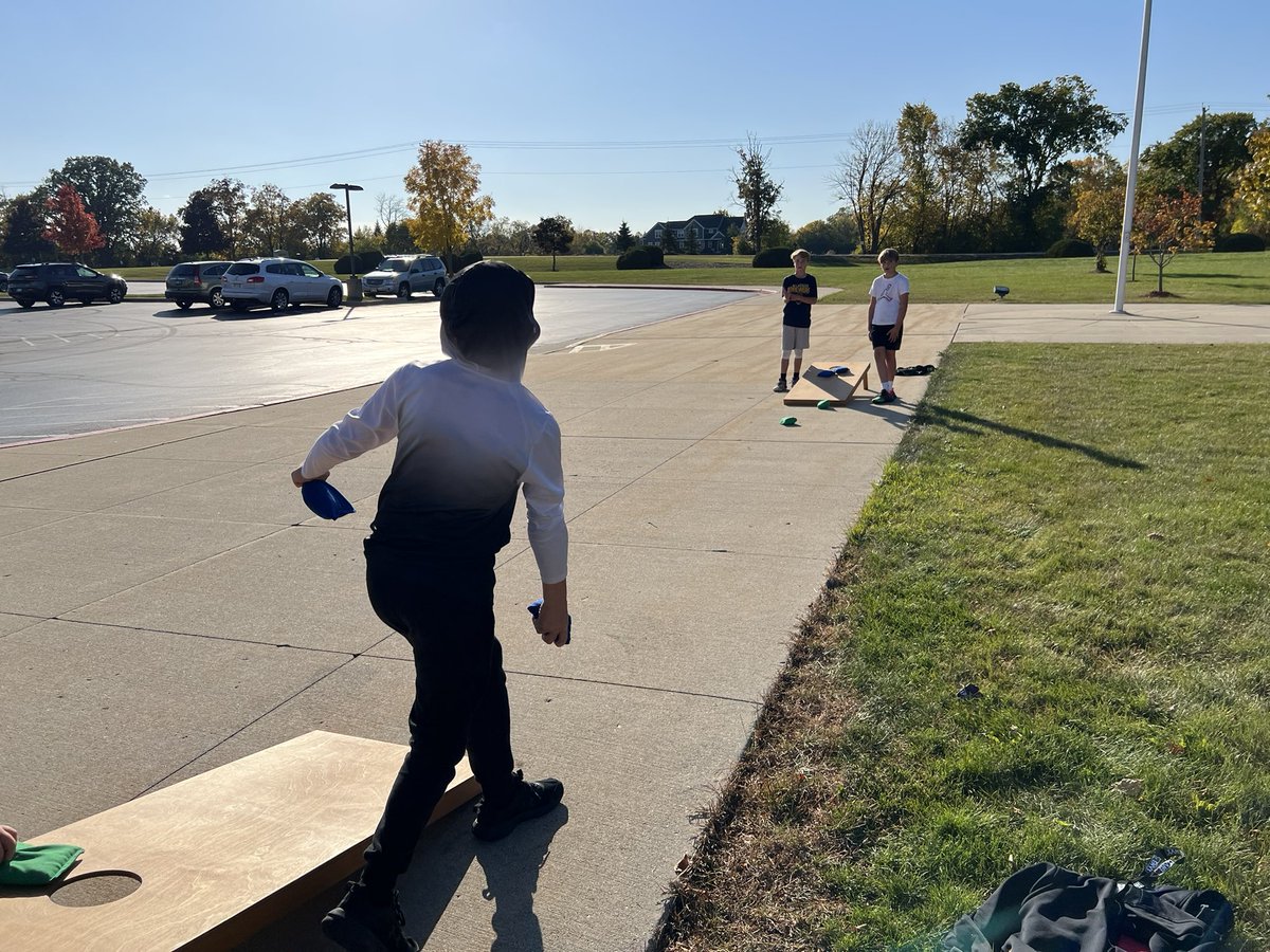 LakeDenoon's tweet photo. Great day for the Outdoor Club to enjoy some yard games! #TimberwolfWay https://t.co/OsHD6qzWqD