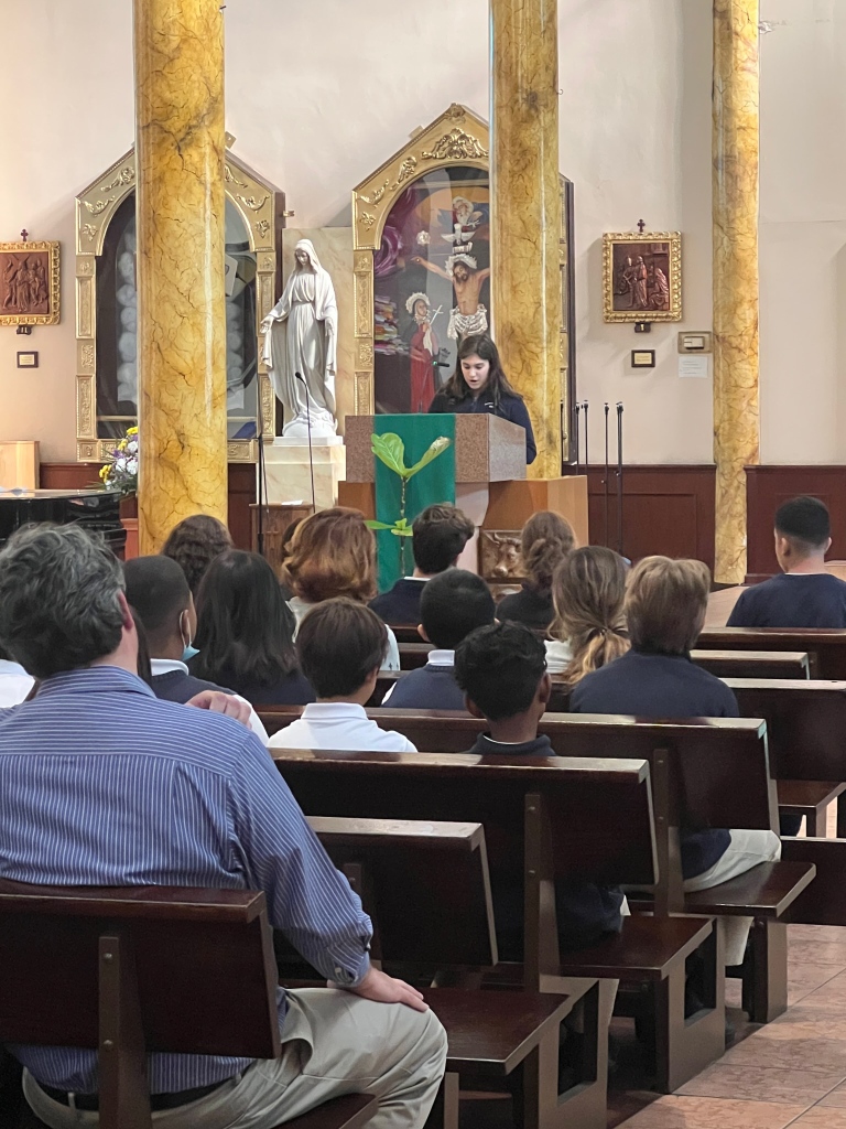Blessed10023's tweet photo. Upper School students enjoying prayer services, our first mass as a school, and Father Nolan visiting our classroomsπ #sbsnyc #sbscommunity #archnyschools #archny_schools #adny #students #teachers #preK #learning #education #school #creativity #love #faith #community https://t.co/YLkAYB6w2r