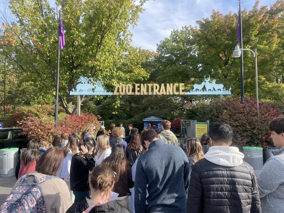 cchatham5's tweet photo. Day 4 of Senior NYC Trip!  A visit to the beautiful Bronx Zoo and then headed back to Hopedale! @hopedalejshs @kcrebasehps @DerekAtherton1 @HopedaleAP https://t.co/FtZMrnp8pn