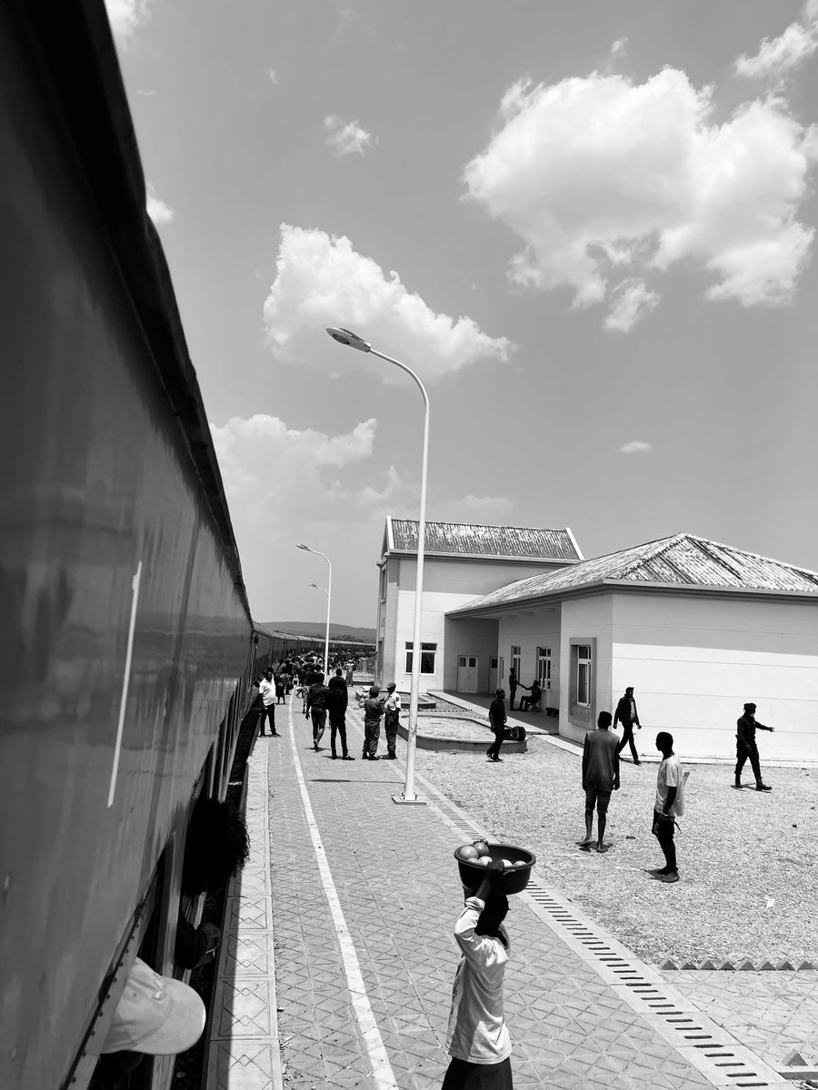 Angola by #train our experience more than we‘ve expected it to be. Percorrer #angola de #comboio foi uma das melhores experiencias. #travelbytrain