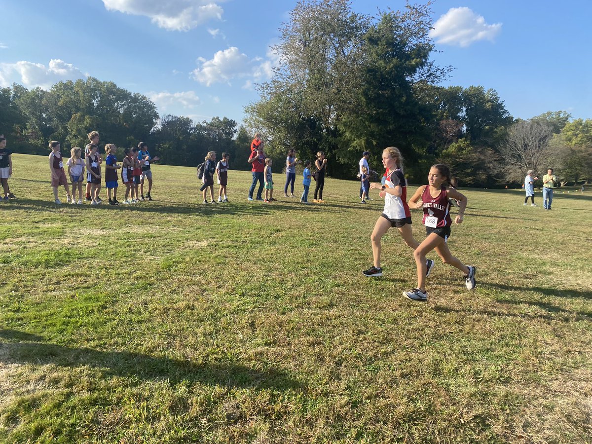 mrsmckeeverfcs's tweet photo. So proud of my daughter who competed in the Delco XC meet at Rose Tree park friday. She finished 27th out of 229 girls and 5th for GVMS! #smallbutmighty #gvms https://t.co/0DJfRn44ZW