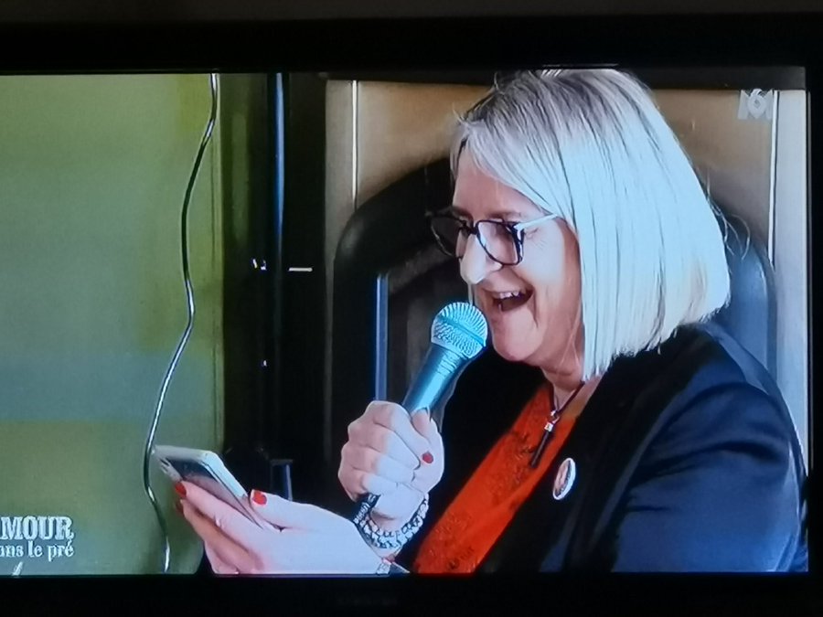 Valerie Adp Cree Un Enorme Malaise En Chantant Lors D Un Diner Avec Les Amis De Jean Paul