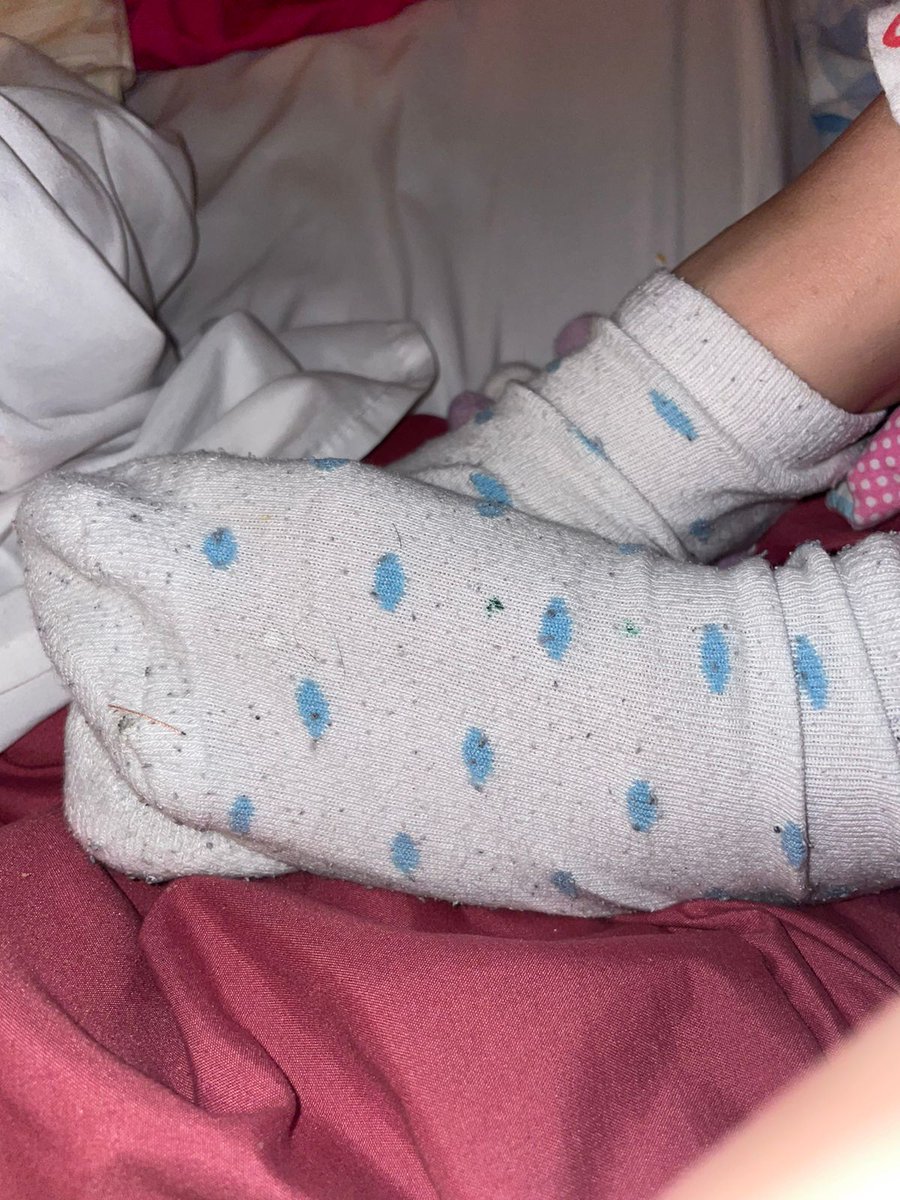 emmafeetdoll's tweet photo. Here my feet look so tiny and cute 🥰
#tinyfeet #feetsock #feetworship https://t.co/YYkjiI2wQV