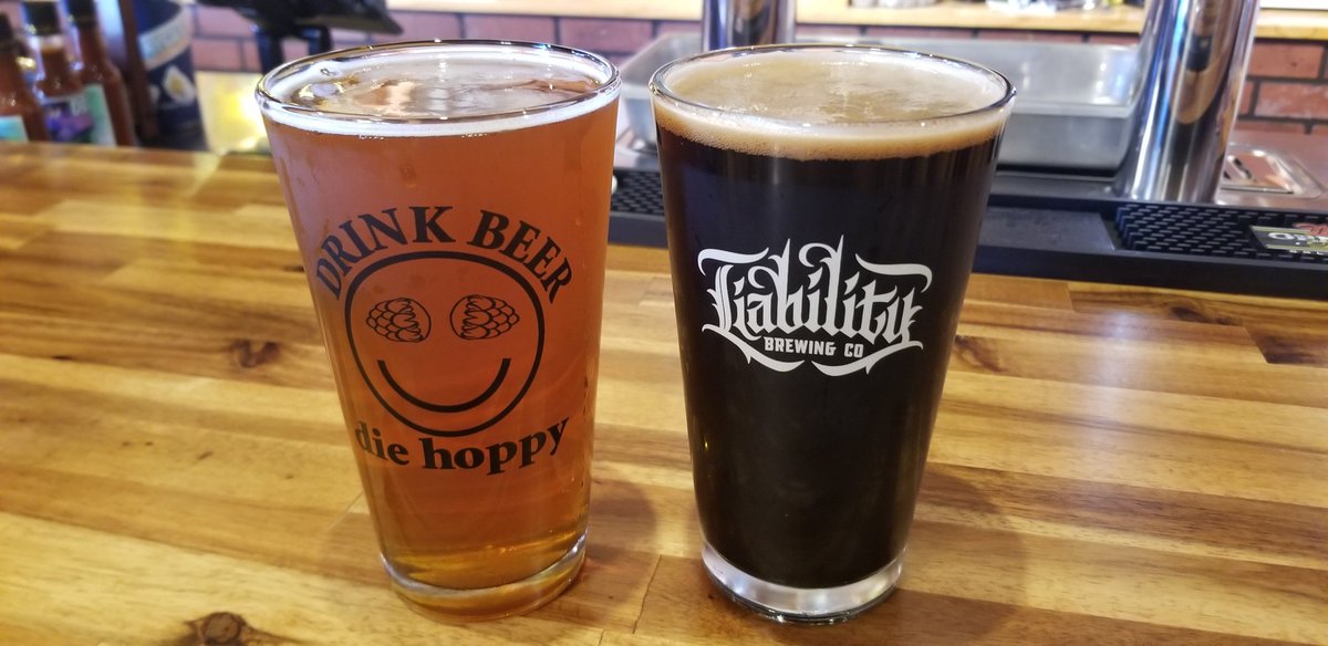 DeathMetalHero's tweet photo. Havin a pint at the Zen Den with the beautiful @Flying__Feline
Yeti Imperial Stout and a Kentucky Bourbon Barrel Ale
#CommenceYaJealousy https://t.co/cJxwU9ckj9