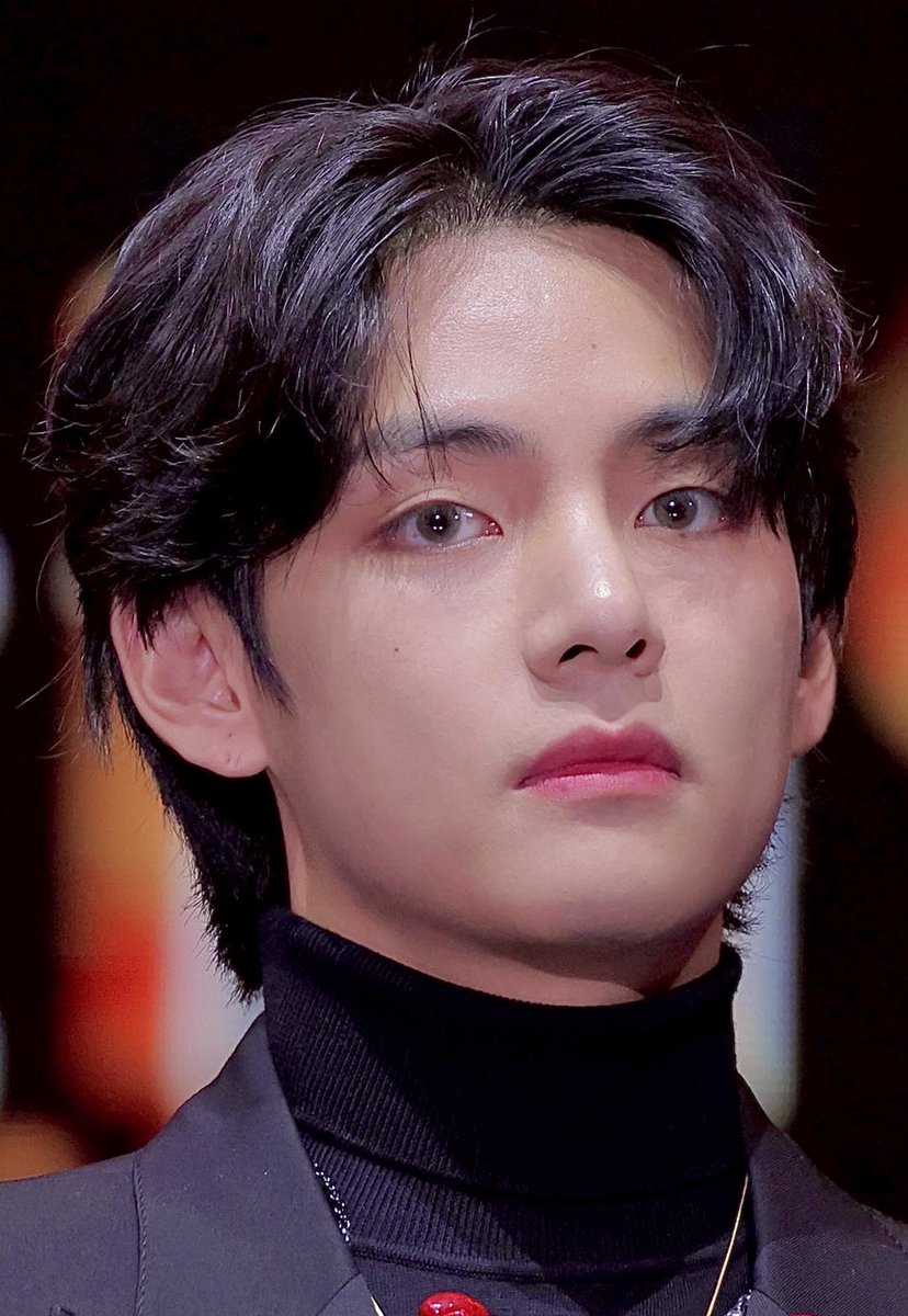 wengkiko25's tweet photo. He's one of the 10 men, I'll  love all my life..aside from my hubby, my 2 sons &amp; the other 6 members of BTS..THE V https://t.co/xtjHMZMyKB