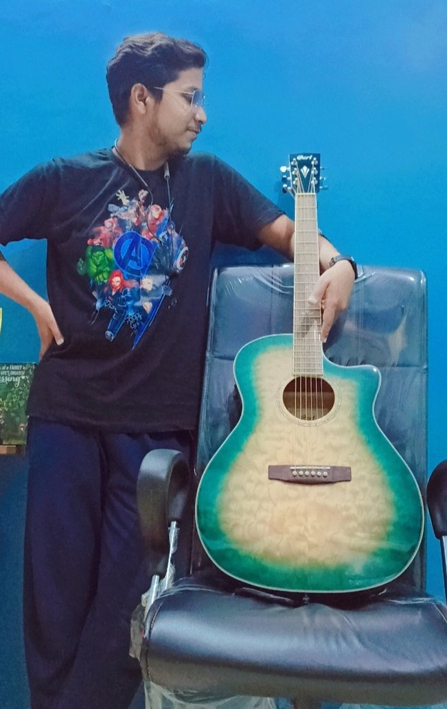 imAnniiSurve907's tweet photo. New Baby in the House!🎸❤️ My Guitar !!!
Ye Toffa humne khud ko diya hai ✨
And the journey begins here ....
#Selfgifted #gift #guitars https://t.co/RQ72tSn2W2