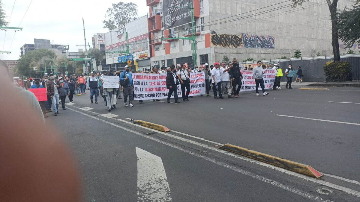 zamvick's tweet photo. @Claudiashein @SandraCuevas_  @GOBIERNOCENTRA1 No es posible que no se pueda tener un diálogo con la Alcaldesa de la Alcaldía Cuauhtémoc y prefiere tener un caos en la Ciudad de México. https://t.co/s6wcmI5WPg