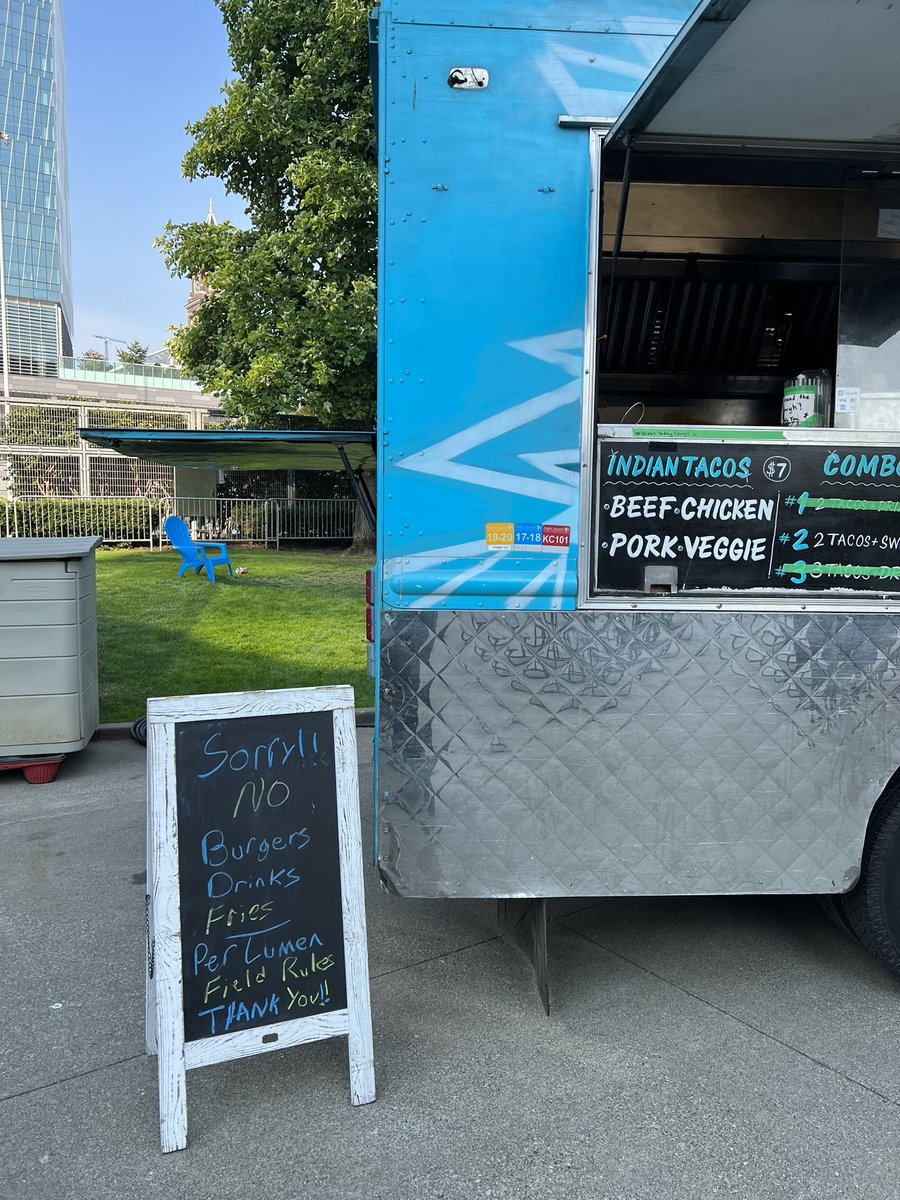 ALEX37V's tweet photo. Good move @SoundersFC &amp; @LumenField 🙄. Celebrating #indigenouspeopleday by telling the Indian food truck what they can &amp; can’t sell https://t.co/yNW3xRQ7IX