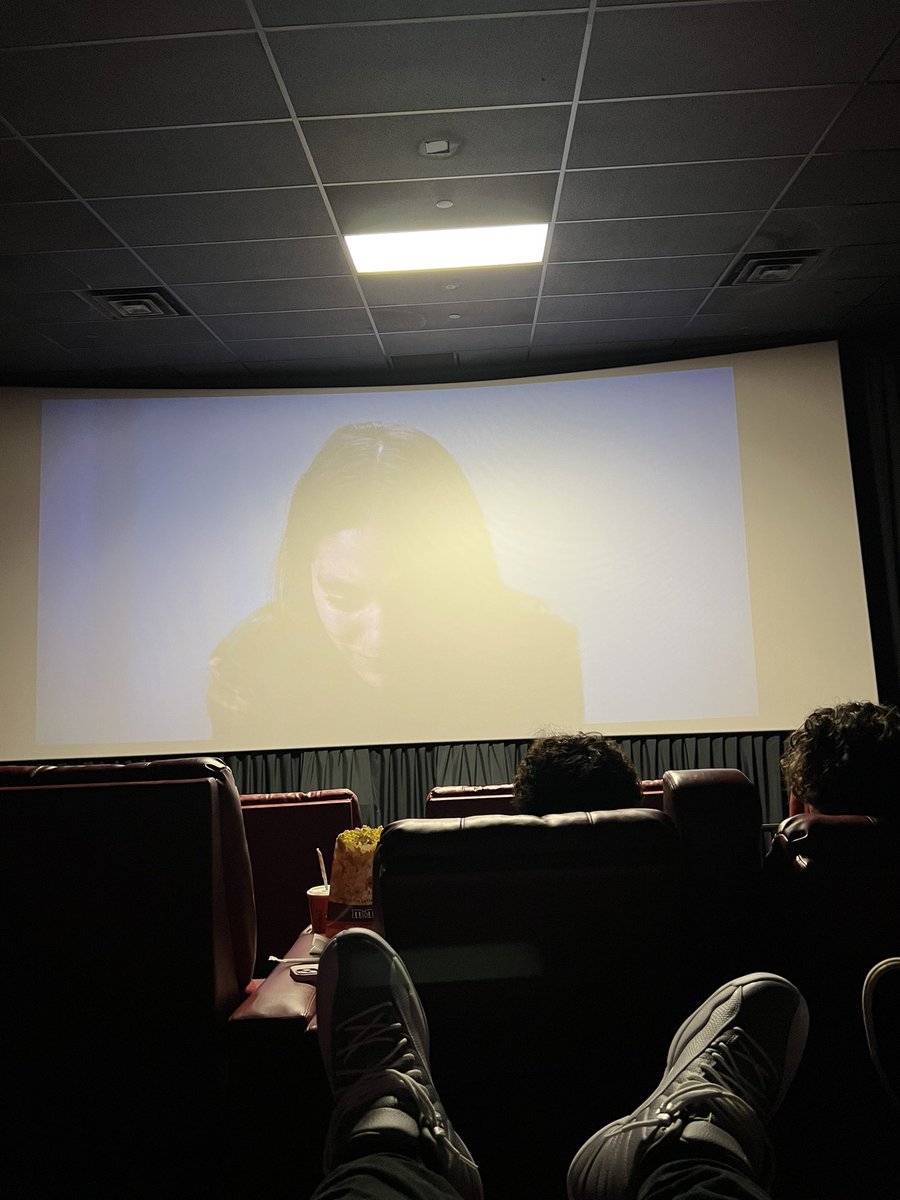 keyia14's tweet photo. Life @AMCTheatres …AMC Burbank Town Center 8 Is always having some sort of problem 😡😡 https://t.co/6aCXz62iG7