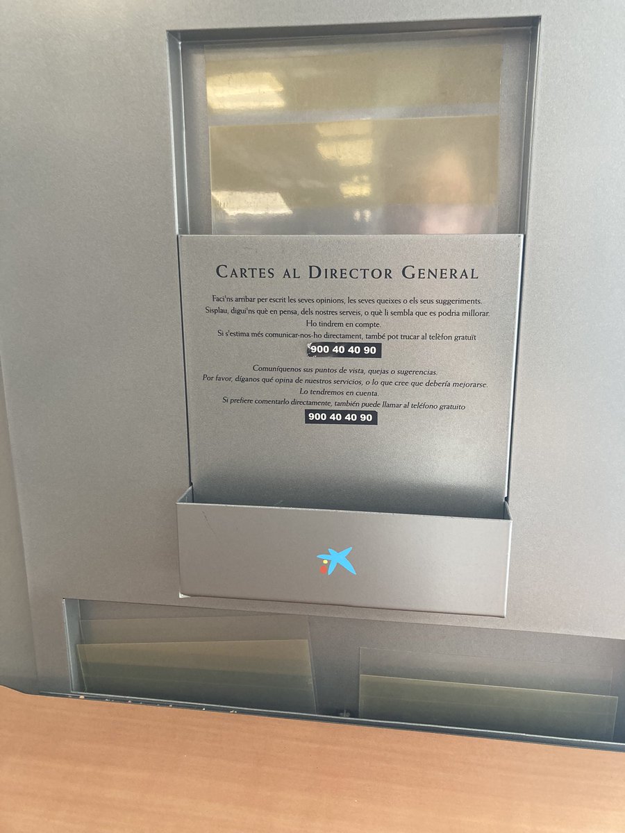 GiselaVives's tweet photo. Com se suposa que puc reclamar si no teniu cartes al director disponibles?? https://t.co/f1rYCw7CtF