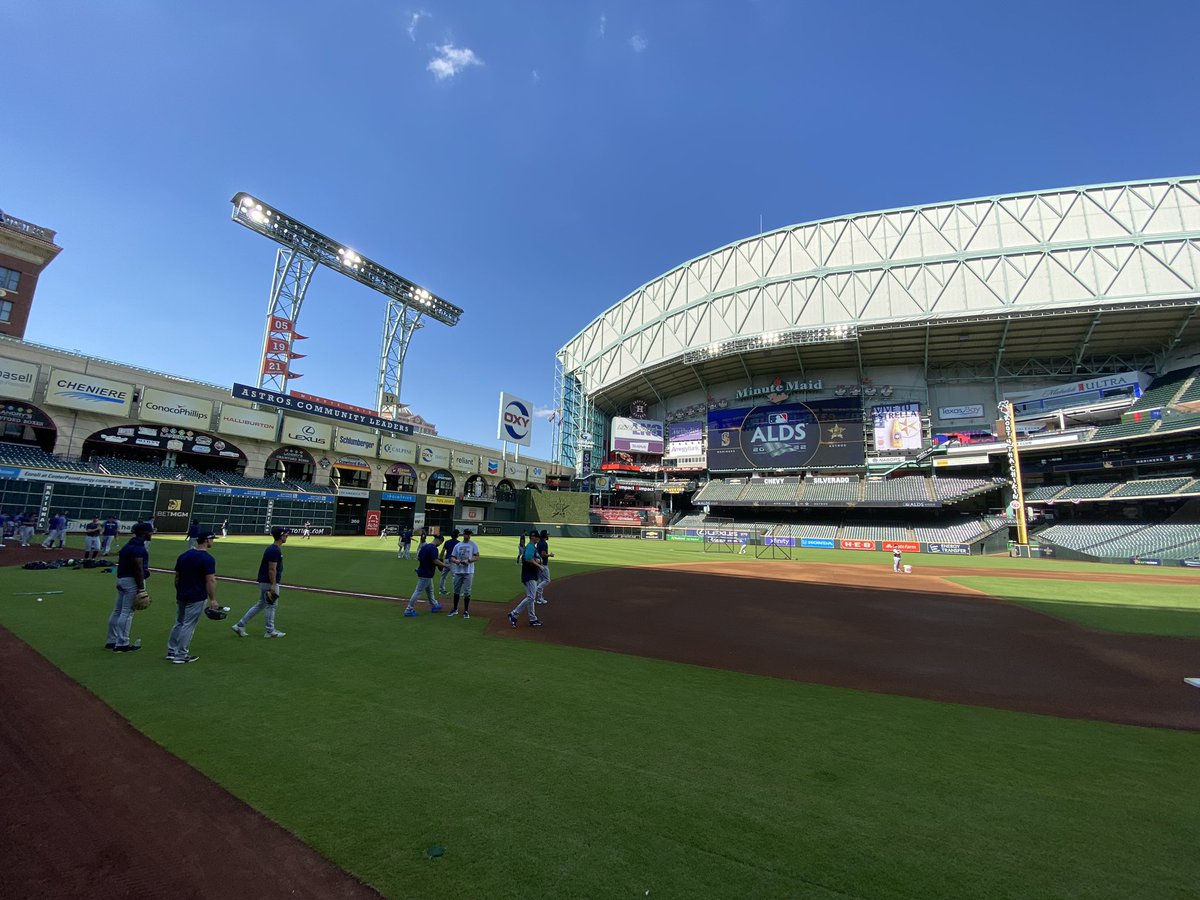 October baseball, does it get any better? #SEAUSRISE