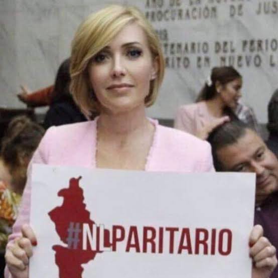 ctcastelo's tweet photo. En el @nuevoleon y el @CongresoNL tuvieron la oportunidad de que la #ParidadTotql fuera una realidad y no simulación pero en cambio decidieron no incluirla en nuestra Constitución, otra vez se impuso el machismo y la misoginia. Por eso hoy presenté esta iniciativa con la que se https://t.co/HSIcOWL9MI