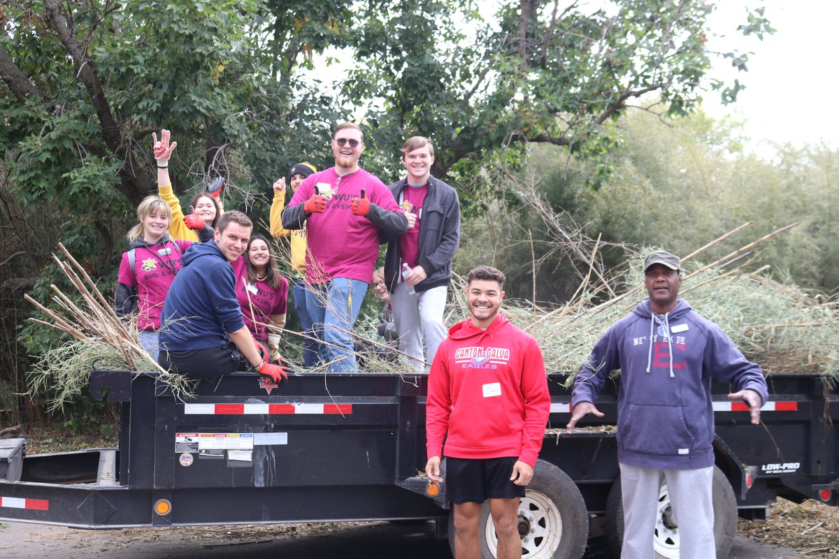 WSU_CSB's tweet image. Shoutout to over 140 shockers that came together this Saturday for Wu's Big Event!!

They were able to collectively provide 720 hours of service to non-profits and organizations such as The Lord's Diner, Great Plains Nature Center, United Way of the Plains, and many more!