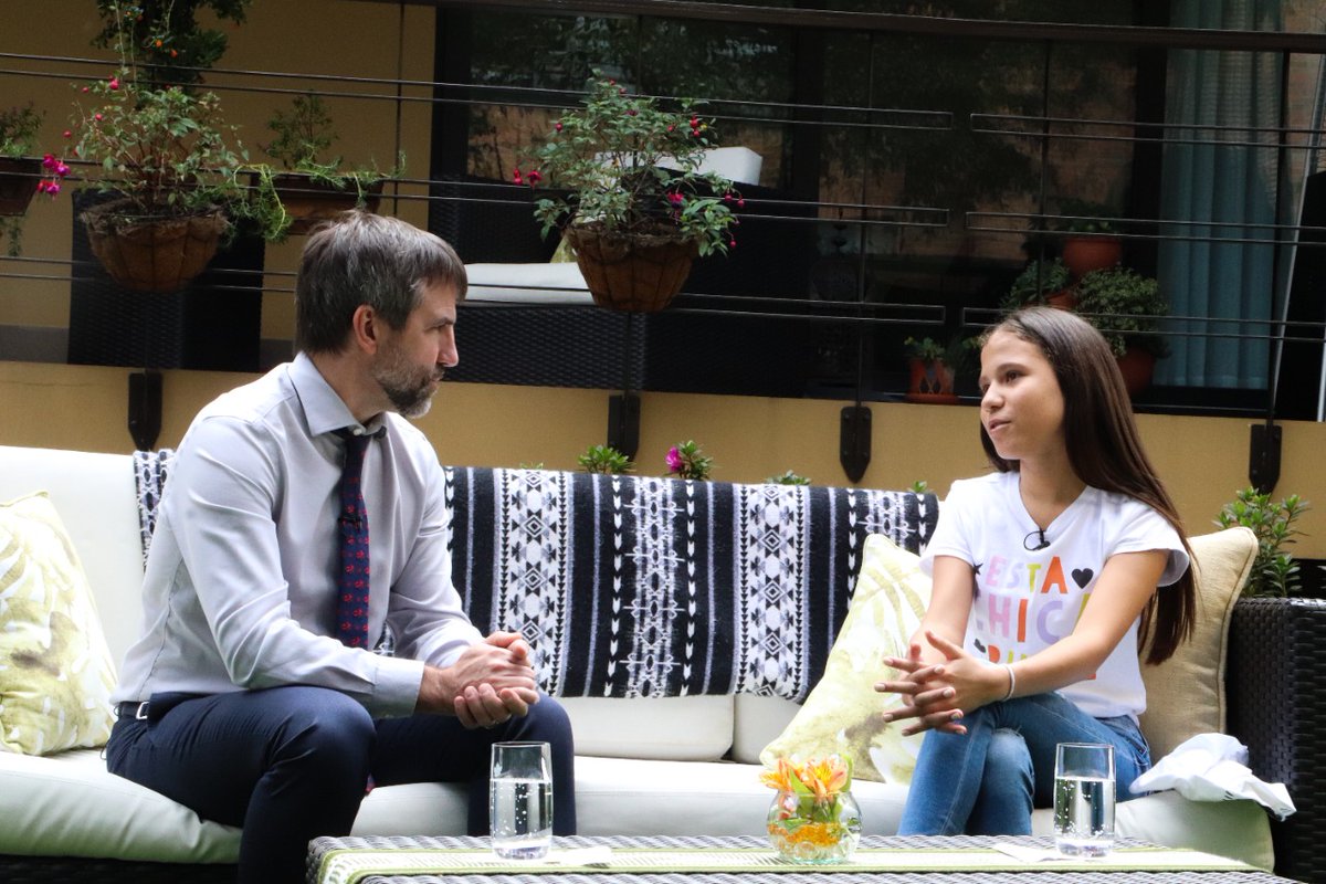 CanadayColombia's tweet photo. En el #DiaInternacionalDeLaNiña, el Ministro de Medio ambiente @s_guilbeault visitó Colombia y se reunió con Maried, con quien discutió sobre sus intereses y los retos que afrontan las niñas en términos del medio ambiente y el liderazgo de las niñas en este contexto
#DevCanCol https://t.co/6Pa2AHpgvu