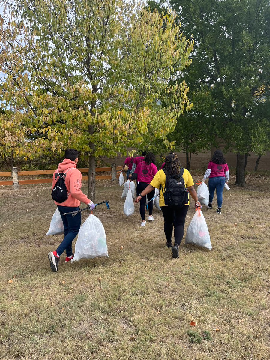 WSU_CSB's tweet image. Shoutout to over 140 shockers that came together this Saturday for Wu's Big Event!!

They were able to collectively provide 720 hours of service to non-profits and organizations such as The Lord's Diner, Great Plains Nature Center, United Way of the Plains, and many more!