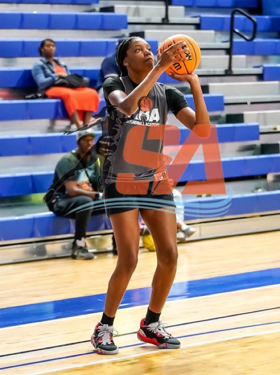 SAthletesLBB's tweet photo. 😴 #SleeperSpotlight 😴
#Colonial HS (FL) 2024 F Jasmynne Gibson (@GibsonJasmynne) at Show-N-Prove
@RBA_events
@EssenceGirlsBB
@InsiderExposure
📸 @ThaRealSleep https://t.co/d9RUv11K3a