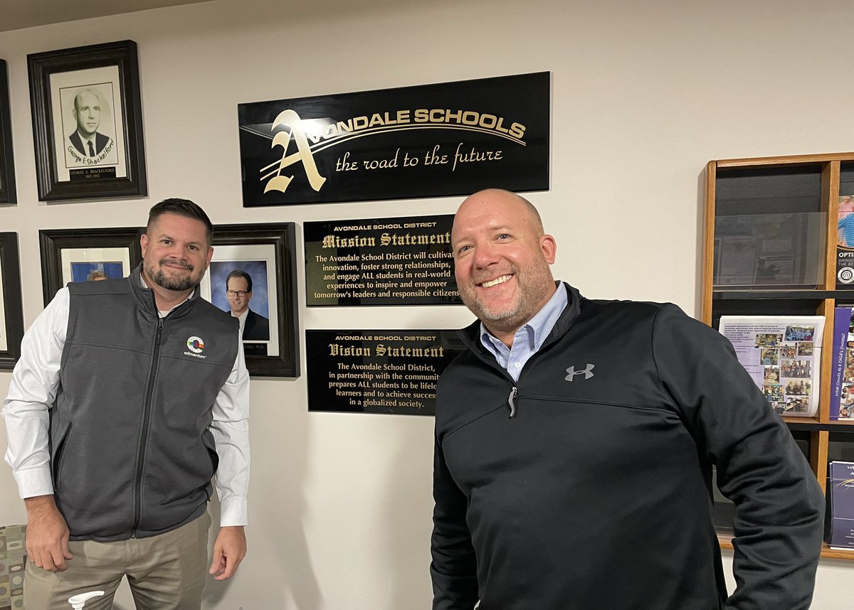 DanKelly1627's tweet photo. It was great meeting with our partners in @Avondaleschools to learn how we’re helping with their secondary students.  @ReckingerJon  @coryrath @edmentum https://t.co/yT1gb3L7iI