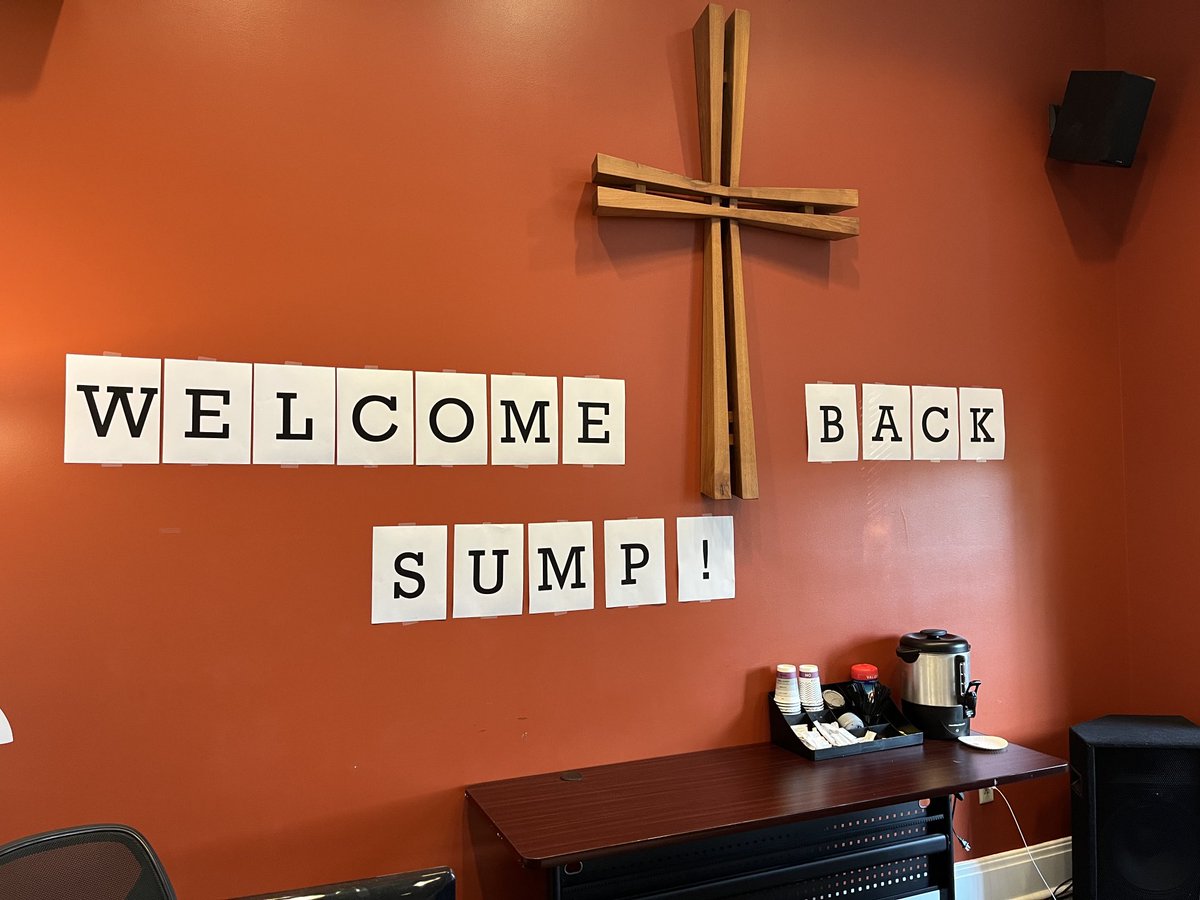 SumpterJosh's tweet photo. Went away for a week and my students left a surprise! Love the #JacketFam at @WaynesburgU #GROW https://t.co/BoPfMPEecS