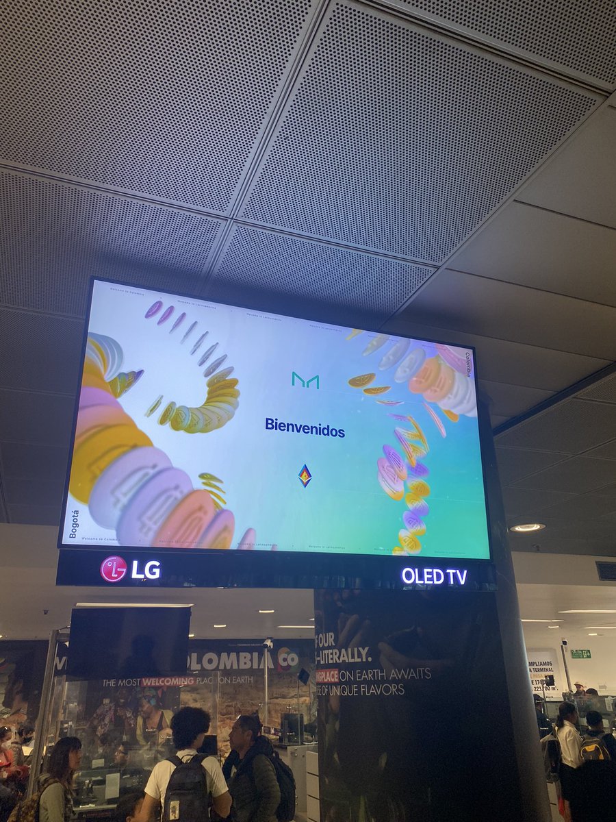 lucasmanuel_eth's tweet image. Me: Waiting in customs line

@MakerDAO: Bienvenidos