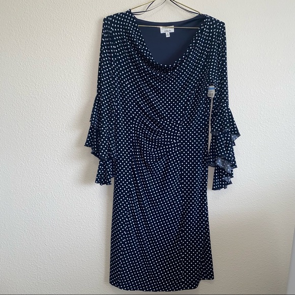 lue_joyce's tweet photo. So good I had to share! Check out all the items I'm loving on @Poshmarkapp #poshmark #fashion #style #shopmycloset #signaturebyrobbiebee #jcrew #fstepka: https://t.co/DrWHcbh9qq https://t.co/3oO2ISu8wU