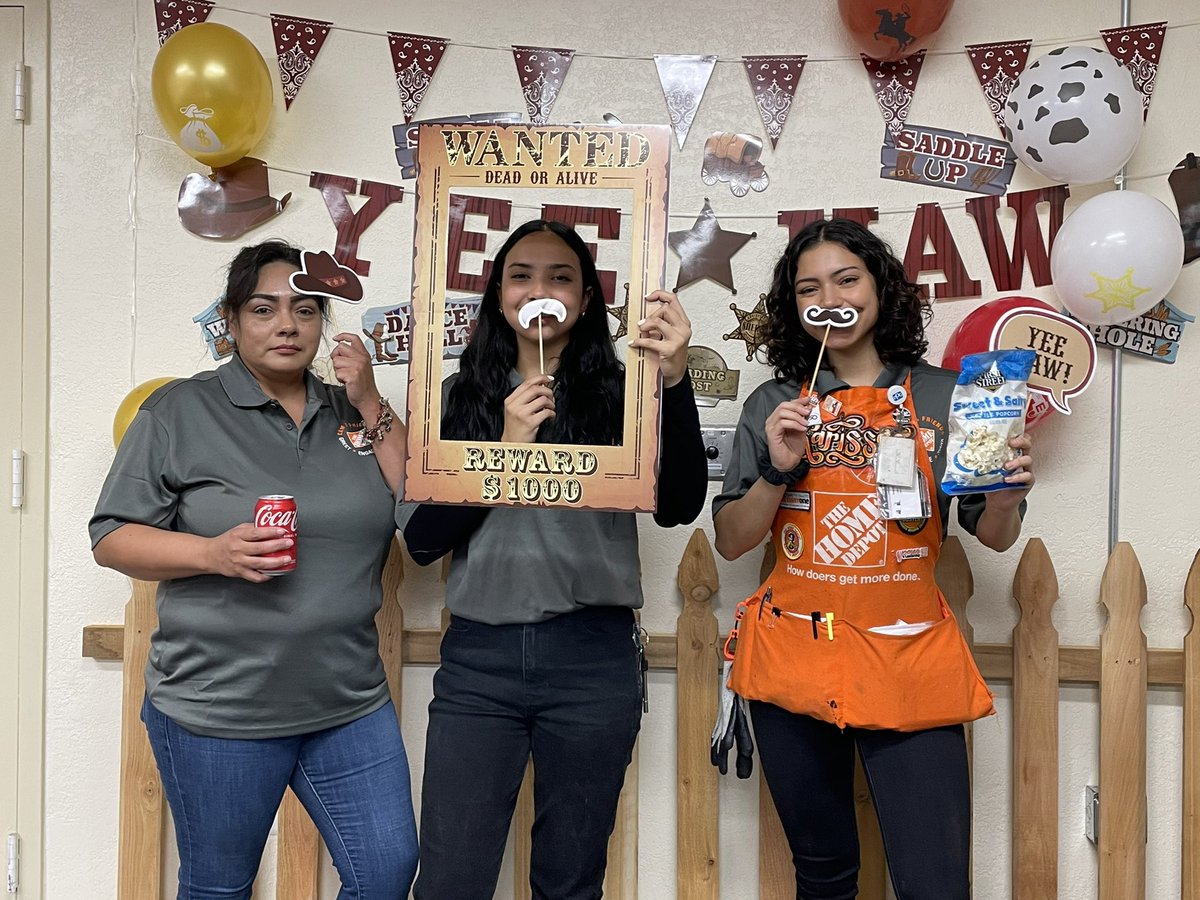 KarissaMaganaHD's tweet photo. Check out #HD1059 last weekโs CAM KICK OFF! #CAM2022 ๐๐ฅ๐ #CamSpirit #cashierappreciationmonth @1059Depot @1059Specialty @oscarinvalen198 @HomeDepot1059 @JesusAr96926260 @ngarcia175 https://t.co/2M7Qep9zQB