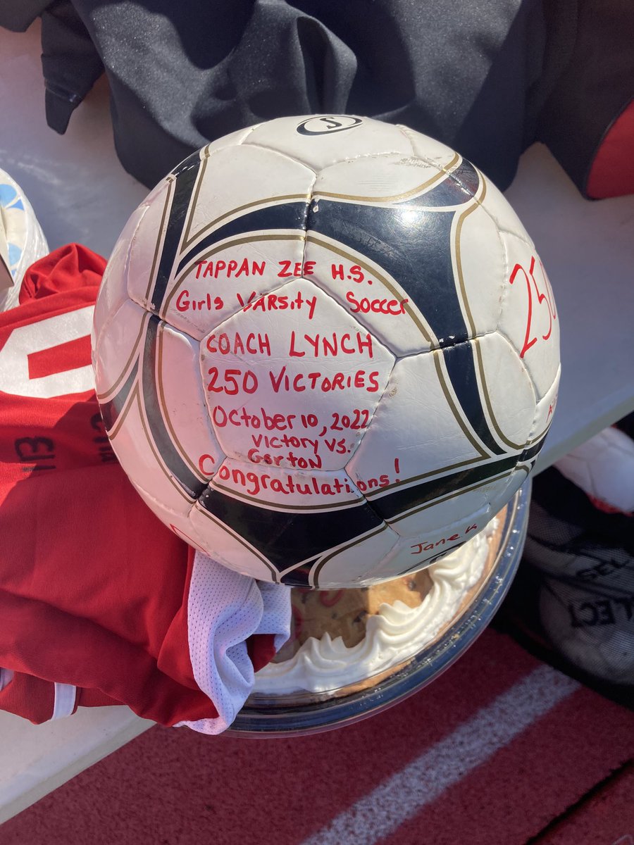 Somsathletes's tweet photo. Congratulations Coach Lynch and all the athletes that had a part in accomplishing such an amazing feat. #WeAin’tDoneYet https://t.co/yKPihx16ac