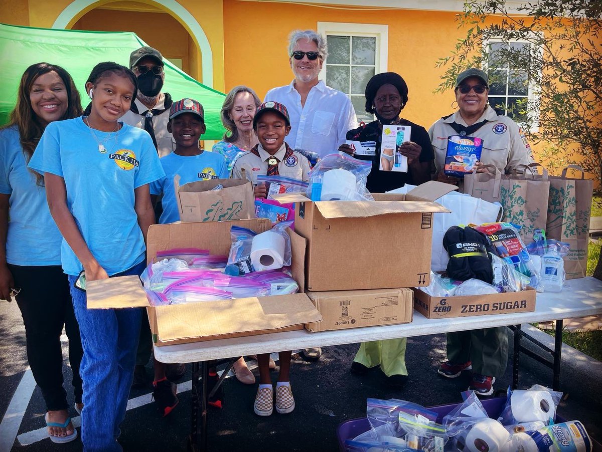 destinielaw's tweet photo. Today, #CubScout Pack 116 of Tabernacle Church donated approximately 1,000 toiletry items to the homeless at St. George's Center.  This #communityservice project exemplifies one of the core values of scouting instilled in our children, helping others. #AScoutisHelpful #ScoutMom https://t.co/L7MiEHoSgv