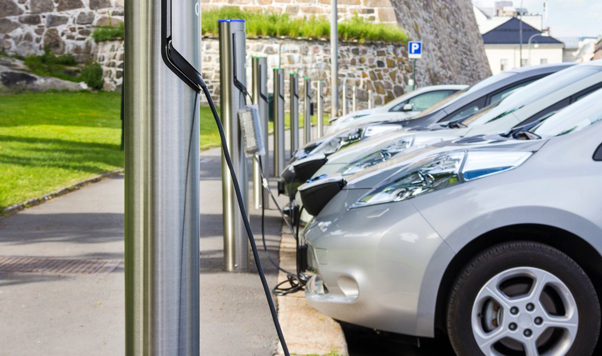 ev_match's tweet photo. Great News! More than 30 States will Receive Funding for EV Charging Stations
https://t.co/pxopEoEa2a
#EVmatch #electricadventure #EVrevolution #evcharger️ #chargeon #electricvehiclecharging #electriccar #electricvehicleinnovation #electricvehiclechargers #evcharging https://t.co/oYTpJep73J
